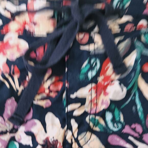 Floral Skirt Skort Size 14 Elastic Waist, Shorts Under Skirt, So Cute! - Picture 3 of 4